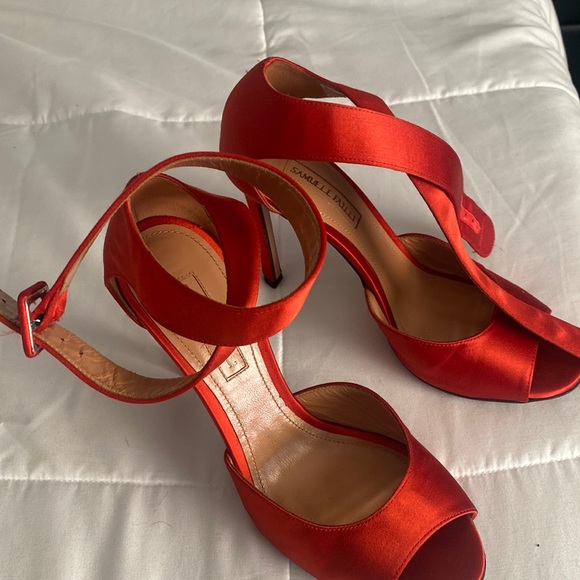 Perfect shoes for the holidays - Picture 1 of 5